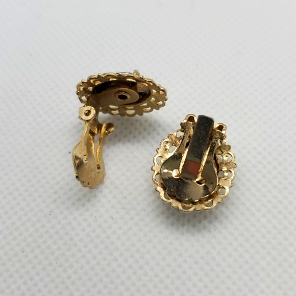 Small Floral Clip-on Earrings - Picture 2 of 3